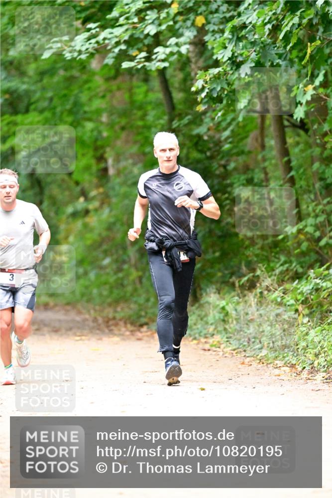 11.10.2026 - Bramfelder Halbmarathon 2026 Dr. Thomas Lammeyer http://msf.ph/oto/10820195 11.10.2026 10:20:06 Laufen 3 meine-sportfotos.de