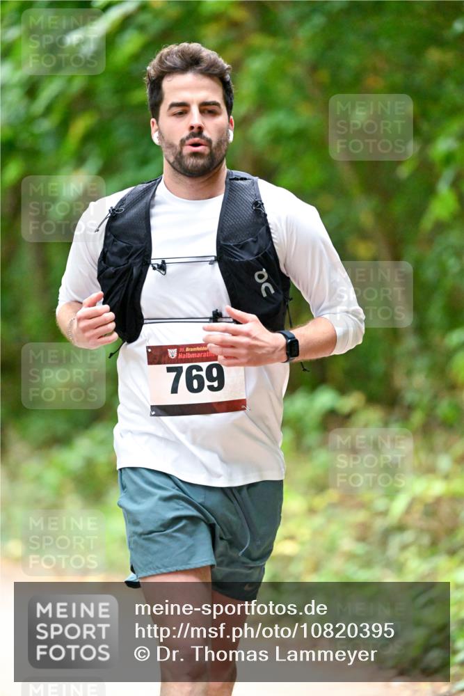 11.10.2026 - Bramfelder Halbmarathon 2026 Dr. Thomas Lammeyer http://msf.ph/oto/10820395 11.10.2026 10:21:19 Laufen 35, 769 meine-sportfotos.de