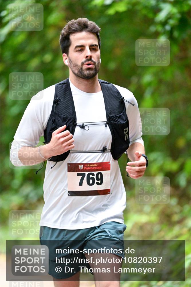 11.10.2026 - Bramfelder Halbmarathon 2026 Dr. Thomas Lammeyer http://msf.ph/oto/10820397 11.10.2026 10:21:19 Laufen 35, 769 meine-sportfotos.de