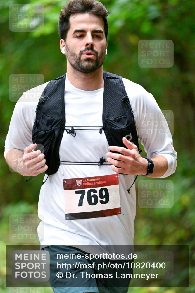 11.10.2026 - Bramfelder Halbmarathon 2026 Dr. Thomas Lammeyer http://msf.ph/oto/10820400 11.10.2026 10:21:19 Laufen 35, 769 meine-sportfotos.de