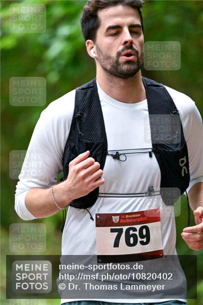 11.10.2026 - Bramfelder Halbmarathon 2026 Dr. Thomas Lammeyer http://msf.ph/oto/10820402 11.10.2026 10:21:20 Laufen 35, 769 meine-sportfotos.de