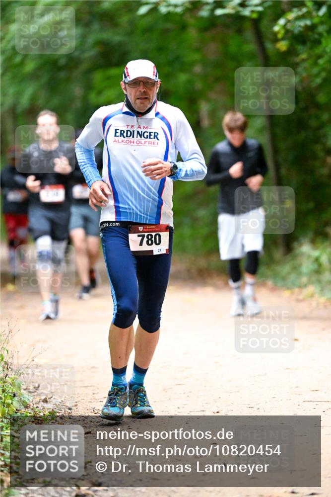 11.10.2026 - Bramfelder Halbmarathon 2026 Dr. Thomas Lammeyer http://msf.ph/oto/10820454 11.10.2026 10:21:34 Laufen 780, 21 meine-sportfotos.de