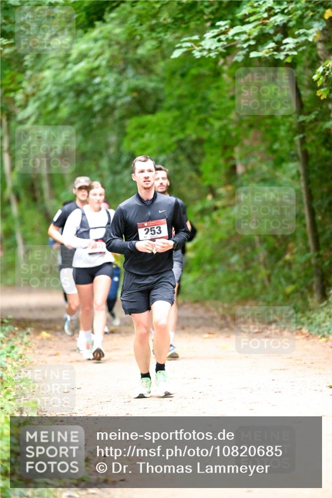 11.10.2026 - Bramfelder Halbmarathon 2026 Dr. Thomas Lammeyer http://msf.ph/oto/10820685 11.10.2026 10:22:46 Laufen 253 meine-sportfotos.de