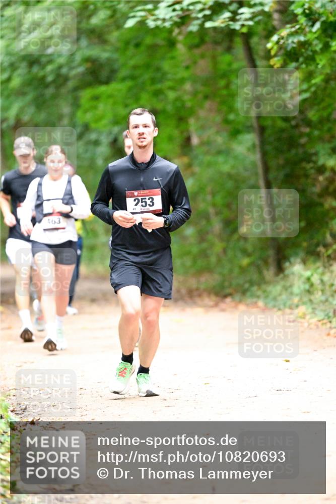 11.10.2026 - Bramfelder Halbmarathon 2026 Dr. Thomas Lammeyer http://msf.ph/oto/10820693 11.10.2026 10:22:47 Laufen 463, 253, 49 meine-sportfotos.de
