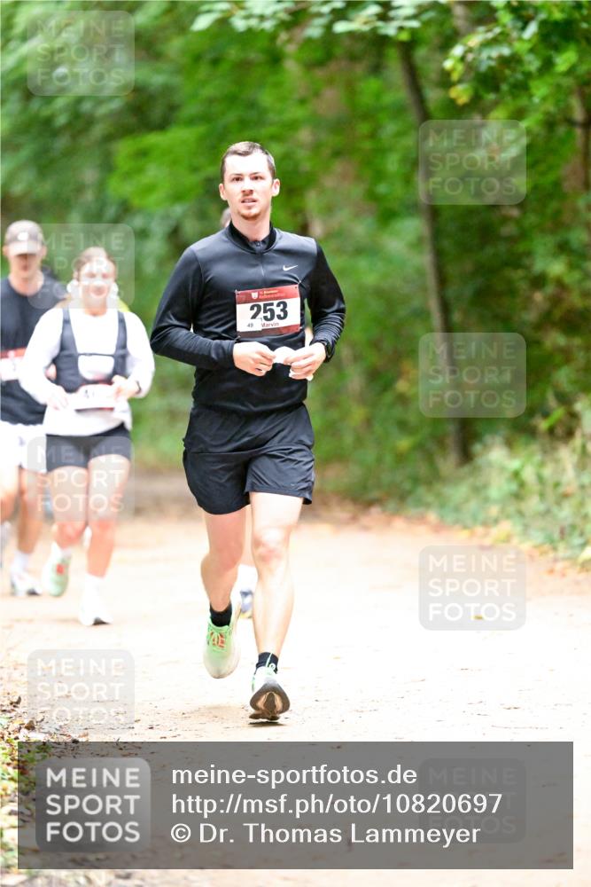 11.10.2026 - Bramfelder Halbmarathon 2026 Dr. Thomas Lammeyer http://msf.ph/oto/10820697 11.10.2026 10:22:47 Laufen 253, 49 meine-sportfotos.de