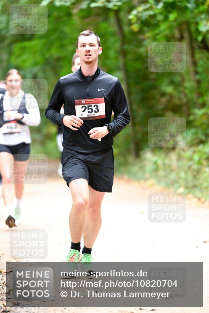 11.10.2026 - Bramfelder Halbmarathon 2026 Dr. Thomas Lammeyer http://msf.ph/oto/10820704 11.10.2026 10:22:48 Laufen 253, 49 meine-sportfotos.de