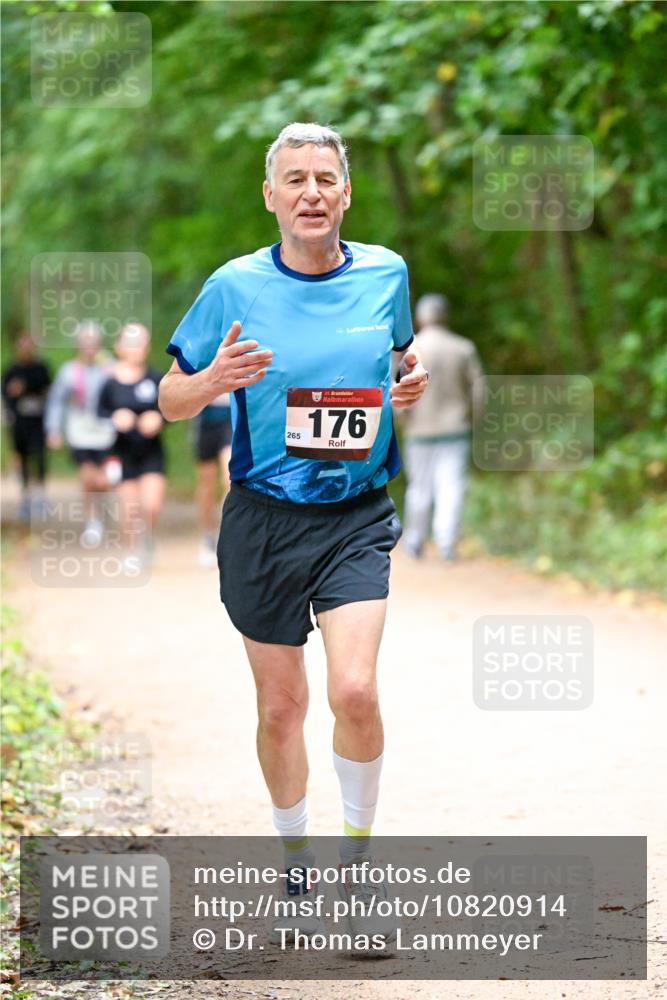 11.10.2026 - Bramfelder Halbmarathon 2026 Dr. Thomas Lammeyer http://msf.ph/oto/10820914 11.10.2026 10:23:40 Laufen 265, 35, 176 meine-sportfotos.de
