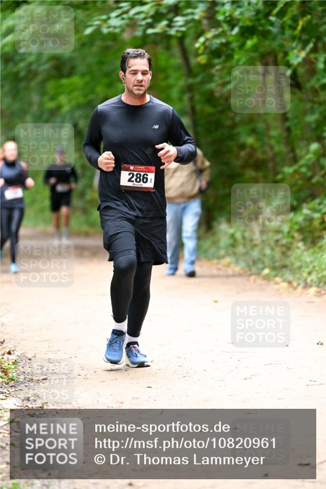 11.10.2026 - Bramfelder Halbmarathon 2026 Dr. Thomas Lammeyer http://msf.ph/oto/10820961 11.10.2026 10:23:49 Laufen 286 meine-sportfotos.de