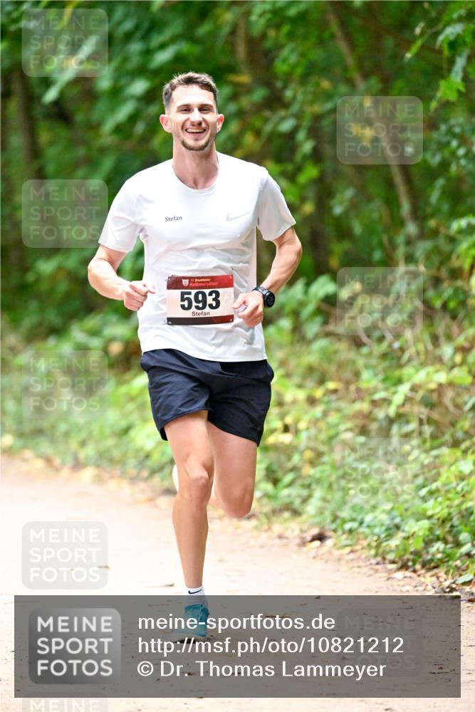 11.10.2026 - Bramfelder Halbmarathon 2026 Dr. Thomas Lammeyer http://msf.ph/oto/10821212 11.10.2026 10:24:57 Laufen 35, 593 meine-sportfotos.de