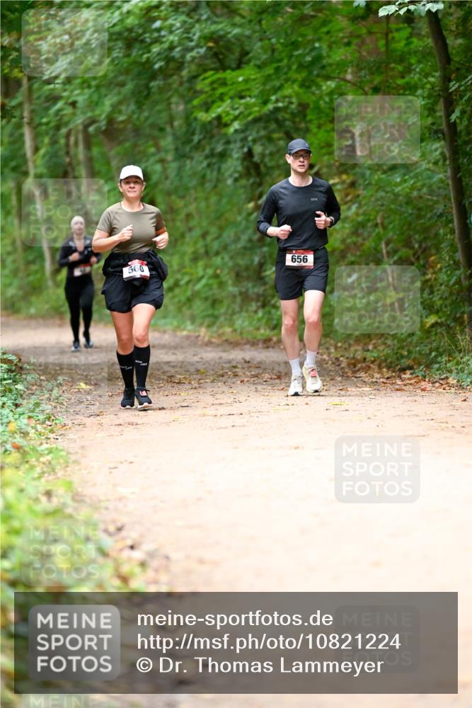 11.10.2026 - Bramfelder Halbmarathon 2026 Dr. Thomas Lammeyer http://msf.ph/oto/10821224 11.10.2026 10:25:04 Laufen 560, 656 meine-sportfotos.de