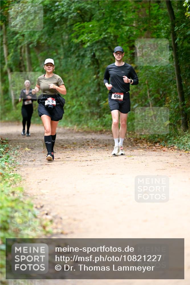 11.10.2026 - Bramfelder Halbmarathon 2026 Dr. Thomas Lammeyer http://msf.ph/oto/10821227 11.10.2026 10:25:04 Laufen 656, 560 meine-sportfotos.de