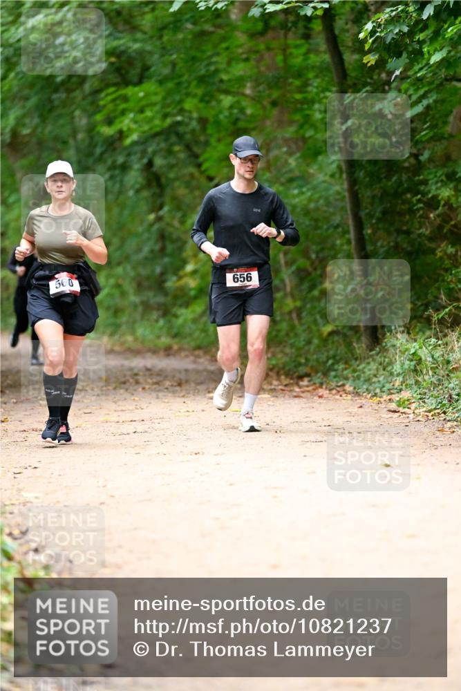 11.10.2026 - Bramfelder Halbmarathon 2026 Dr. Thomas Lammeyer http://msf.ph/oto/10821237 11.10.2026 10:25:06 Laufen 560, 656 meine-sportfotos.de