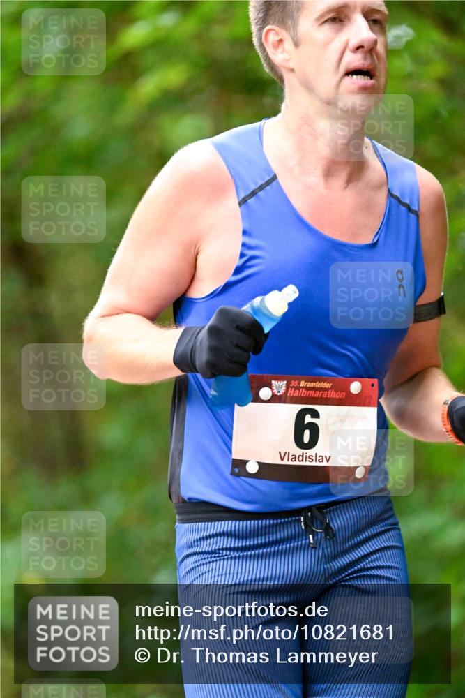 11.10.2026 - Bramfelder Halbmarathon 2026 Dr. Thomas Lammeyer http://msf.ph/oto/10821681 11.10.2026 10:29:04 Laufen 35, 6 meine-sportfotos.de