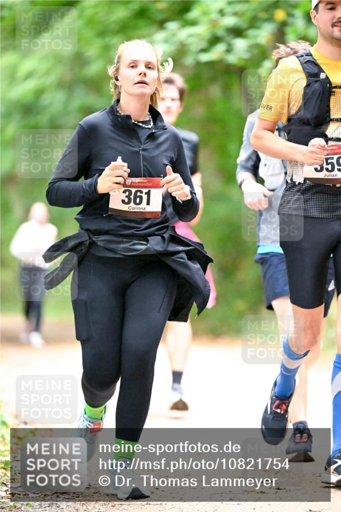 11.10.2026 - Bramfelder Halbmarathon 2026 Dr. Thomas Lammeyer http://msf.ph/oto/10821754 11.10.2026 10:29:34 Laufen 361, 359 meine-sportfotos.de