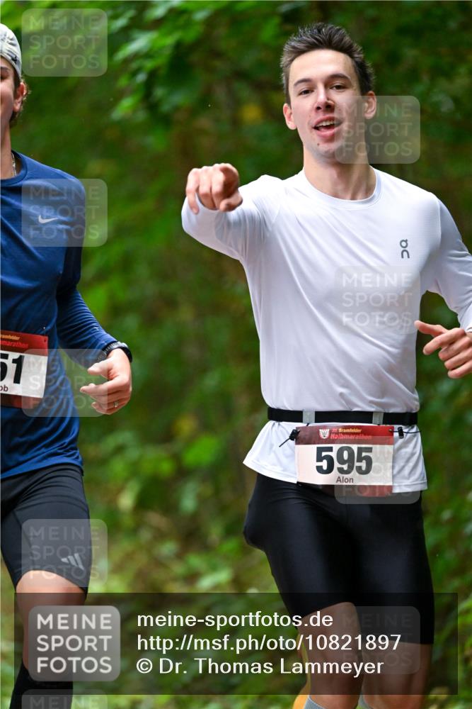 11.10.2026 - Bramfelder Halbmarathon 2026 Dr. Thomas Lammeyer http://msf.ph/oto/10821897 11.10.2026 10:30:26 Laufen 51, 35, 595 meine-sportfotos.de
