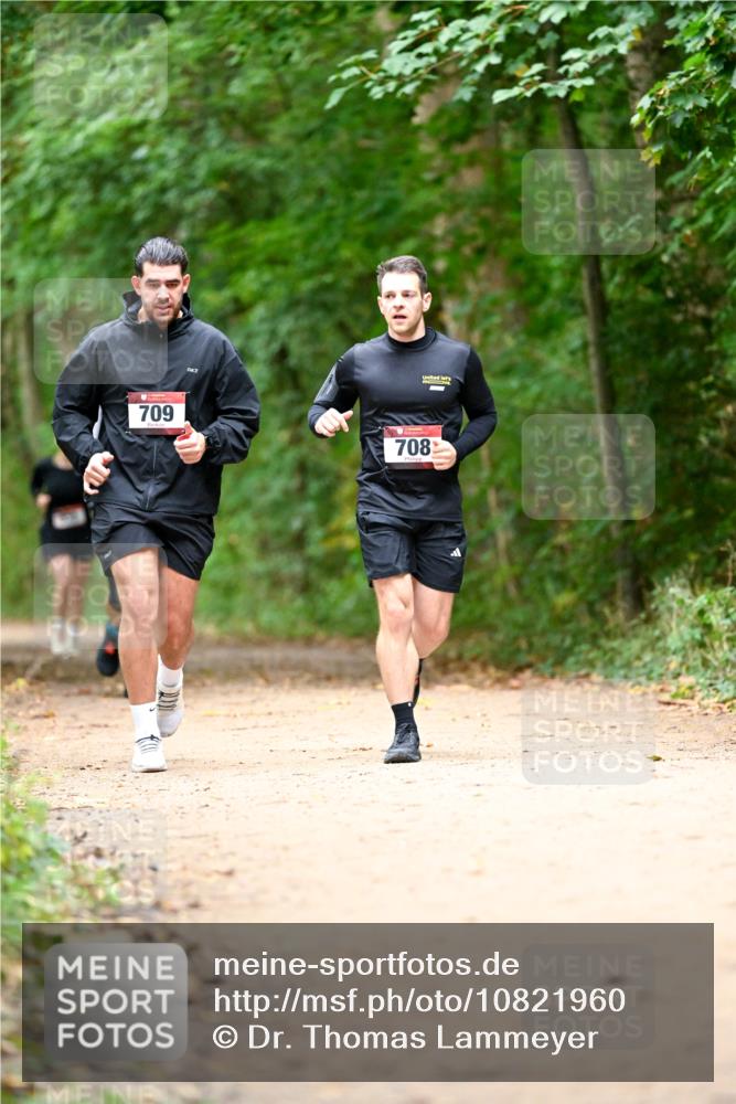 11.10.2026 - Bramfelder Halbmarathon 2026 Dr. Thomas Lammeyer http://msf.ph/oto/10821960 11.10.2026 10:30:58 Laufen 709, 708 meine-sportfotos.de