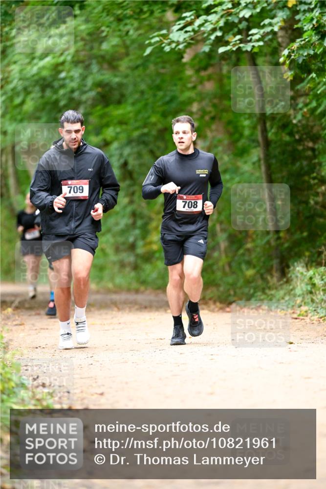 11.10.2026 - Bramfelder Halbmarathon 2026 Dr. Thomas Lammeyer http://msf.ph/oto/10821961 11.10.2026 10:30:58 Laufen 709, 708 meine-sportfotos.de