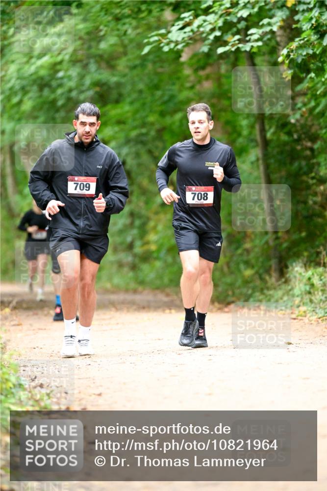 11.10.2026 - Bramfelder Halbmarathon 2026 Dr. Thomas Lammeyer http://msf.ph/oto/10821964 11.10.2026 10:30:59 Laufen 709, 708 meine-sportfotos.de