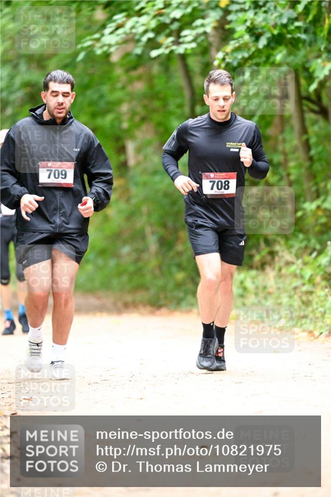 11.10.2026 - Bramfelder Halbmarathon 2026 Dr. Thomas Lammeyer http://msf.ph/oto/10821975 11.10.2026 10:31:00 Laufen 709, 708 meine-sportfotos.de