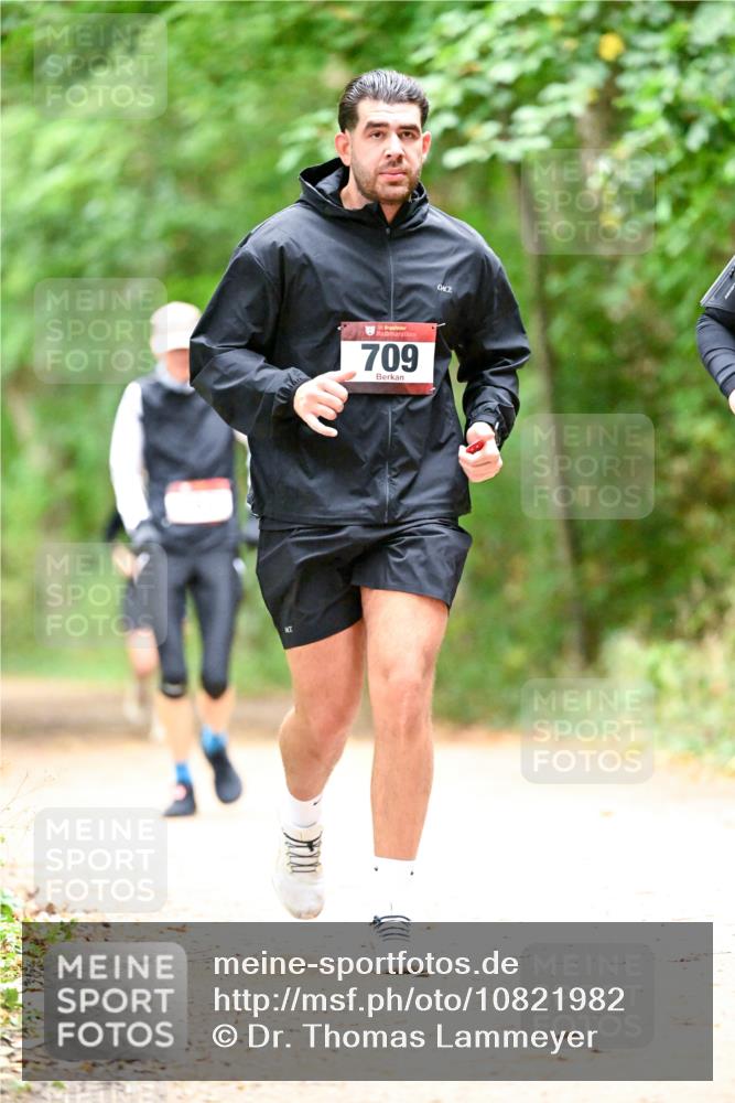 11.10.2026 - Bramfelder Halbmarathon 2026 Dr. Thomas Lammeyer http://msf.ph/oto/10821982 11.10.2026 10:31:02 Laufen 709 meine-sportfotos.de