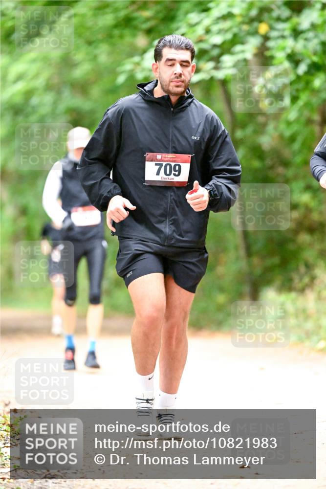 11.10.2026 - Bramfelder Halbmarathon 2026 Dr. Thomas Lammeyer http://msf.ph/oto/10821983 11.10.2026 10:31:02 Laufen 35, 709 meine-sportfotos.de