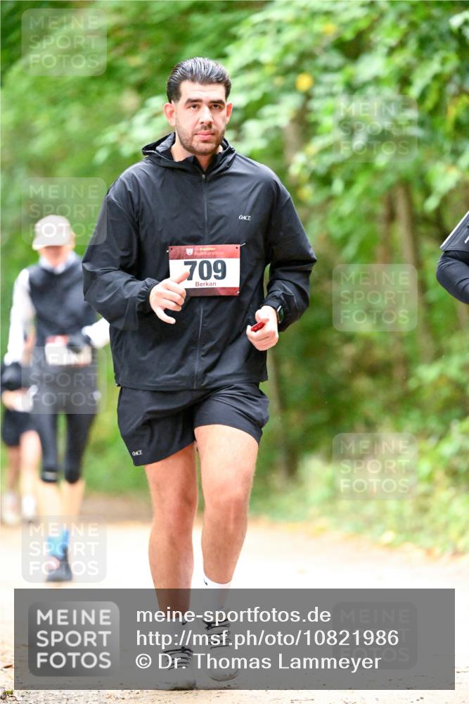 11.10.2026 - Bramfelder Halbmarathon 2026 Dr. Thomas Lammeyer http://msf.ph/oto/10821986 11.10.2026 10:31:02 Laufen 35, 709 meine-sportfotos.de