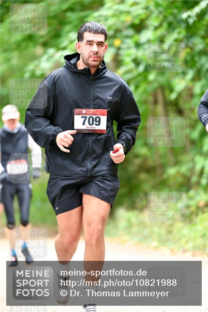 11.10.2026 - Bramfelder Halbmarathon 2026 Dr. Thomas Lammeyer http://msf.ph/oto/10821988 11.10.2026 10:31:03 Laufen 35, 709 meine-sportfotos.de