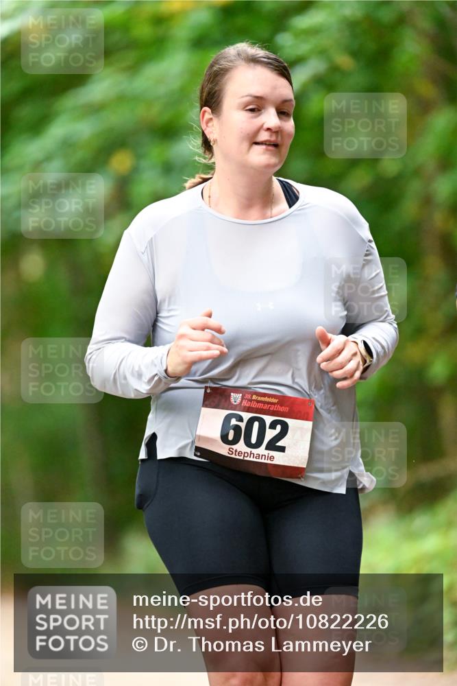11.10.2026 - Bramfelder Halbmarathon 2026 Dr. Thomas Lammeyer http://msf.ph/oto/10822226 11.10.2026 10:33:40 Laufen 35, 602 meine-sportfotos.de