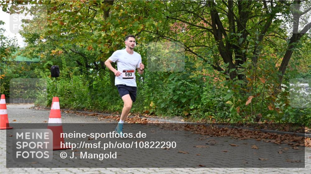 11.10.2026 - Bramfelder Halbmarathon 2026 J. Mangold http://msf.ph/oto/10822290 11.10.2026 10:12:31 Laufen 577, 593, 611 meine-sportfotos.de