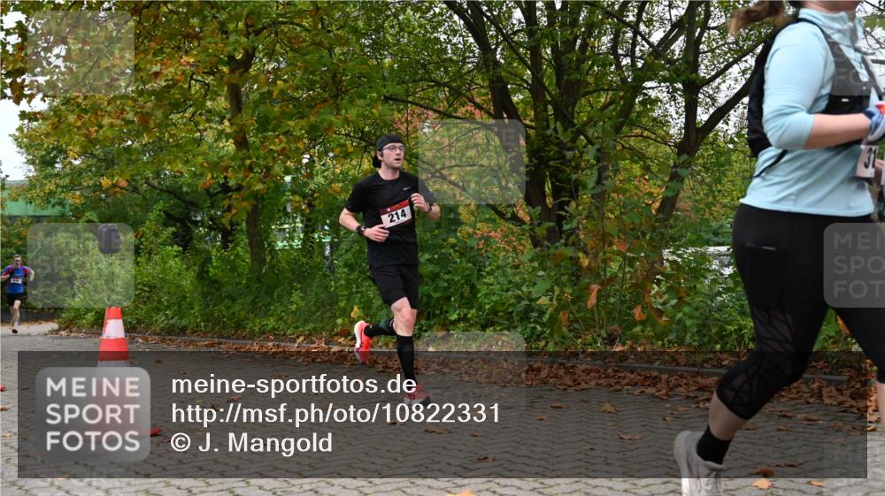 11.10.2026 - Bramfelder Halbmarathon 2026 J. Mangold http://msf.ph/oto/10822331 11.10.2026 10:13:55 Laufen 214, 319, 439 meine-sportfotos.de