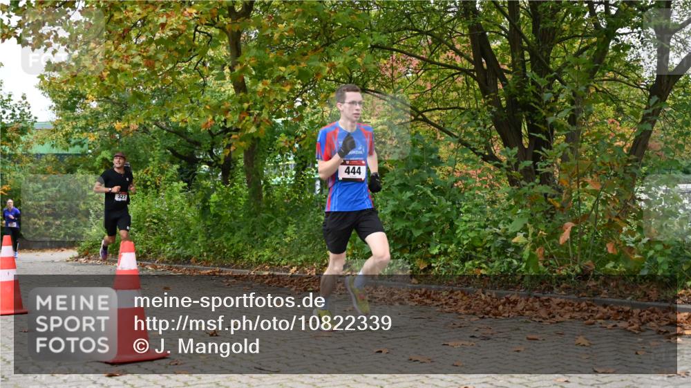 11.10.2026 - Bramfelder Halbmarathon 2026 J. Mangold http://msf.ph/oto/10822339 11.10.2026 10:13:59 Laufen 214, 319, 327, 444 meine-sportfotos.de