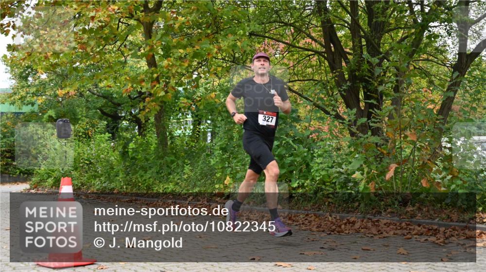 11.10.2026 - Bramfelder Halbmarathon 2026 J. Mangold http://msf.ph/oto/10822345 11.10.2026 10:14:01 Laufen 214, 319, 327, 444 meine-sportfotos.de