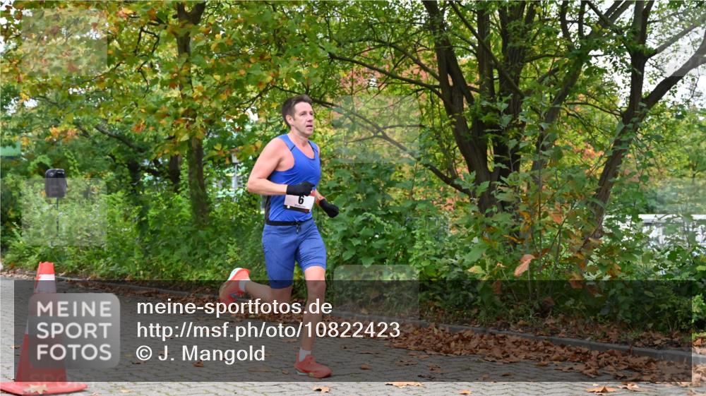 11.10.2026 - Bramfelder Halbmarathon 2026 J. Mangold http://msf.ph/oto/10822423 11.10.2026 10:15:46 Laufen 6 meine-sportfotos.de