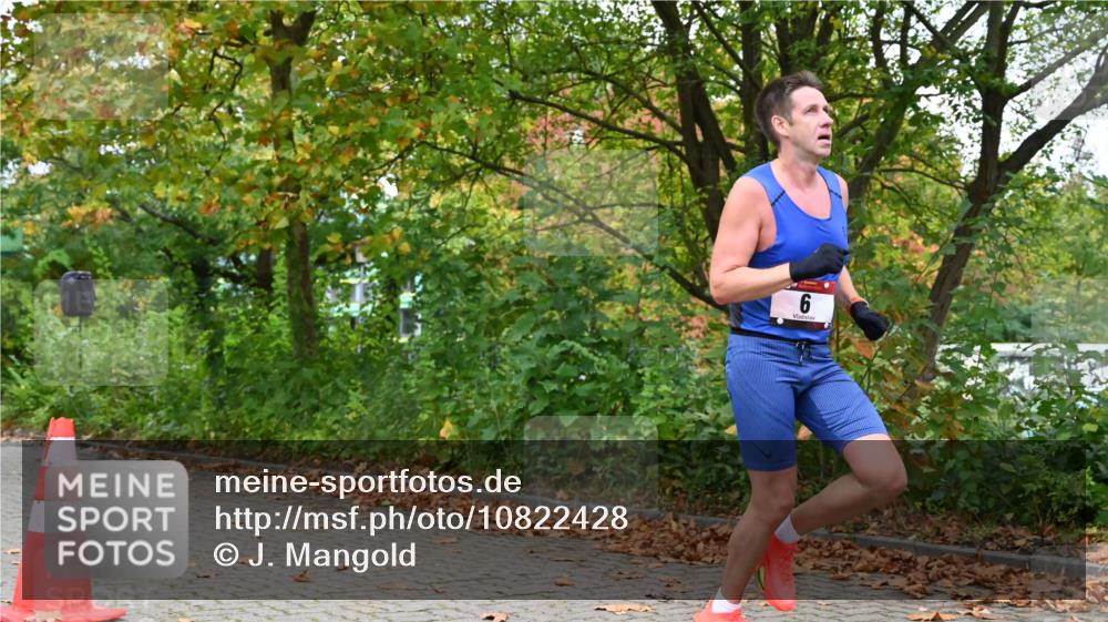 11.10.2026 - Bramfelder Halbmarathon 2026 J. Mangold http://msf.ph/oto/10822428 11.10.2026 10:15:46 Laufen 6 meine-sportfotos.de