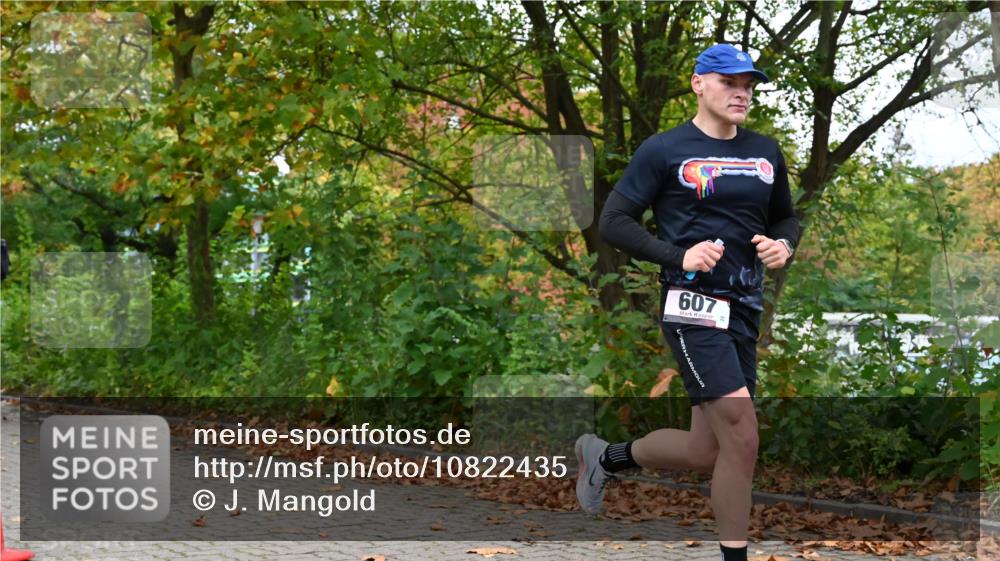 11.10.2026 - Bramfelder Halbmarathon 2026 J. Mangold http://msf.ph/oto/10822435 11.10.2026 10:16:18 Laufen 607 meine-sportfotos.de