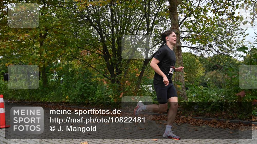 11.10.2026 - Bramfelder Halbmarathon 2026 J. Mangold http://msf.ph/oto/10822481 11.10.2026 10:17:32 Laufen 228 meine-sportfotos.de