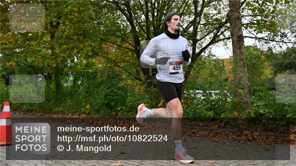 11.10.2026 - Bramfelder Halbmarathon 2026 J. Mangold http://msf.ph/oto/10822524 11.10.2026 10:18:20 Laufen 455 meine-sportfotos.de