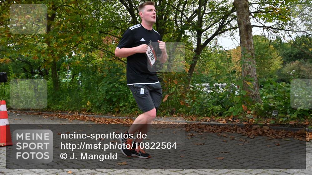 11.10.2026 - Bramfelder Halbmarathon 2026 J. Mangold http://msf.ph/oto/10822564 11.10.2026 10:18:53 Laufen 2, 330, 443, 465 meine-sportfotos.de