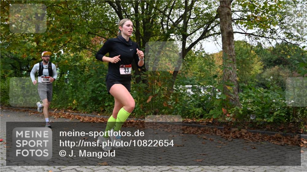 11.10.2026 - Bramfelder Halbmarathon 2026 J. Mangold http://msf.ph/oto/10822654 11.10.2026 10:20:15 Laufen 33, 606, 760 meine-sportfotos.de
