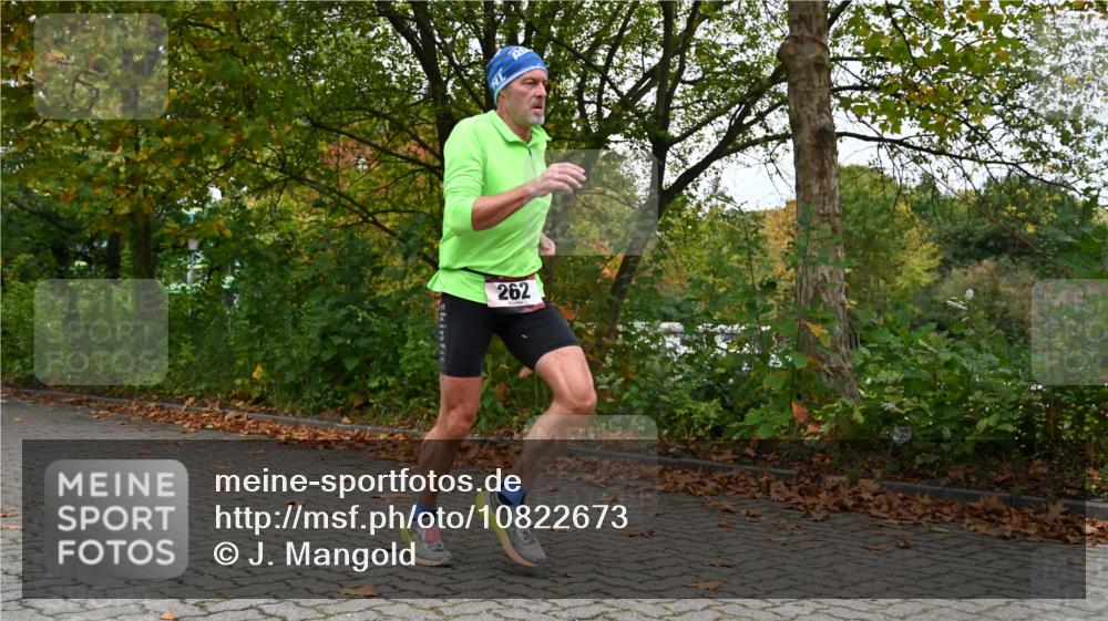 11.10.2026 - Bramfelder Halbmarathon 2026 J. Mangold http://msf.ph/oto/10822673 11.10.2026 10:20:51 Laufen 201, 262 meine-sportfotos.de