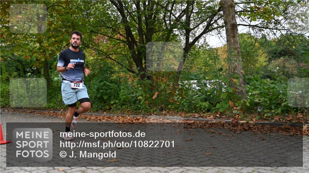 11.10.2026 - Bramfelder Halbmarathon 2026 J. Mangold http://msf.ph/oto/10822701 11.10.2026 10:21:10 Laufen 732 meine-sportfotos.de