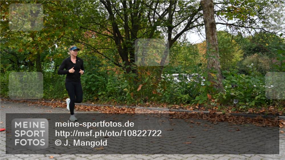 11.10.2026 - Bramfelder Halbmarathon 2026 J. Mangold http://msf.ph/oto/10822722 11.10.2026 10:21:33 Laufen 781 meine-sportfotos.de