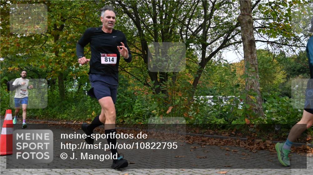 11.10.2026 - Bramfelder Halbmarathon 2026 J. Mangold http://msf.ph/oto/10822795 11.10.2026 10:22:19 Laufen 17, 230, 704, 814, 815 meine-sportfotos.de