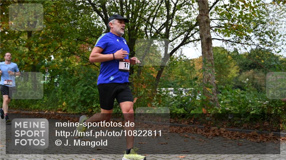 11.10.2026 - Bramfelder Halbmarathon 2026 J. Mangold http://msf.ph/oto/10822811 11.10.2026 10:22:22 Laufen 17, 77, 704, 814, 815 meine-sportfotos.de