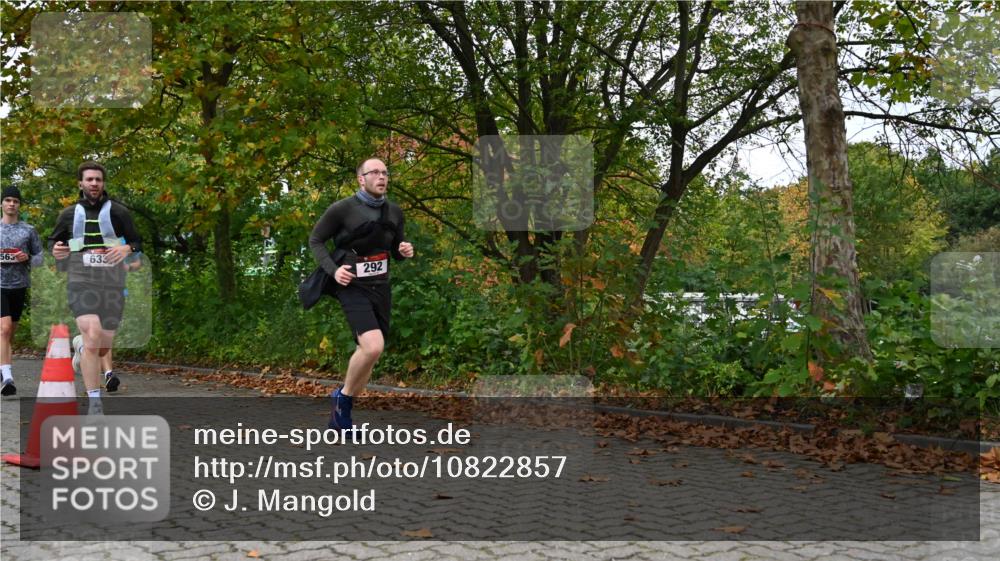 11.10.2026 - Bramfelder Halbmarathon 2026 J. Mangold http://msf.ph/oto/10822857 11.10.2026 10:22:42 Laufen 155, 292, 562, 563, 576, 633 meine-sportfotos.de