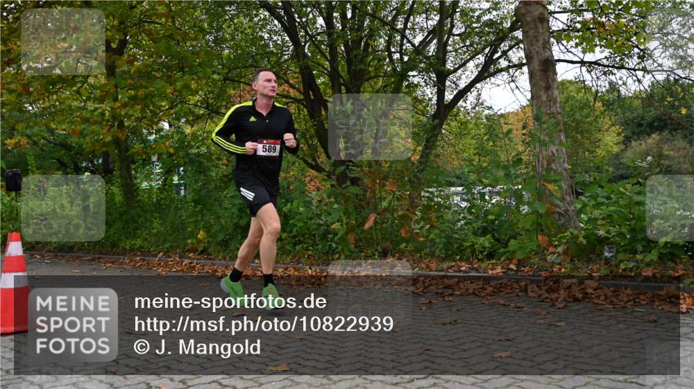 11.10.2026 - Bramfelder Halbmarathon 2026 J. Mangold http://msf.ph/oto/10822939 11.10.2026 10:23:40 Laufen 589 meine-sportfotos.de