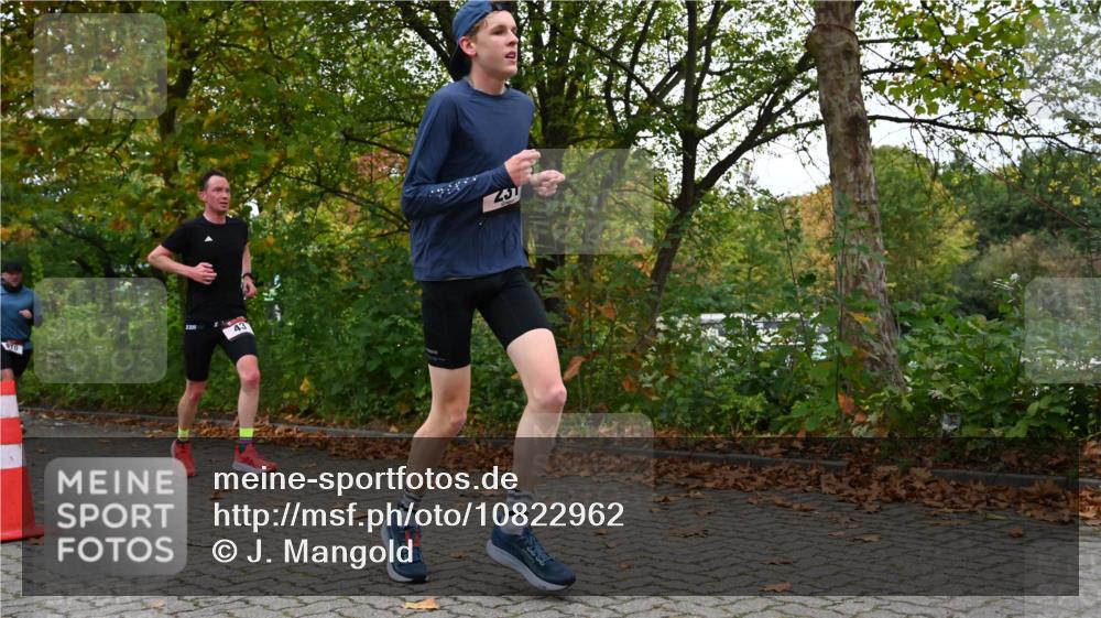 11.10.2026 - Bramfelder Halbmarathon 2026 J. Mangold http://msf.ph/oto/10822962 11.10.2026 10:23:52 Laufen 43, 231, 510 meine-sportfotos.de