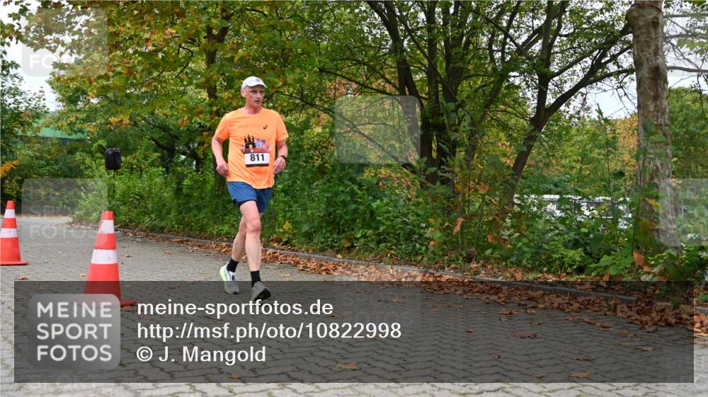 11.10.2026 - Bramfelder Halbmarathon 2026 J. Mangold http://msf.ph/oto/10822998 11.10.2026 10:25:31 Laufen 345, 811 meine-sportfotos.de