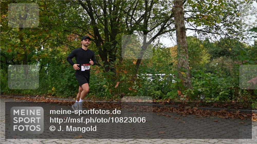 11.10.2026 - Bramfelder Halbmarathon 2026 J. Mangold http://msf.ph/oto/10823006 11.10.2026 10:26:04 Laufen 654, 773 meine-sportfotos.de