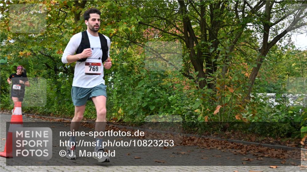 11.10.2026 - Bramfelder Halbmarathon 2026 J. Mangold http://msf.ph/oto/10823253 11.10.2026 10:30:59 Laufen 121, 769 meine-sportfotos.de
